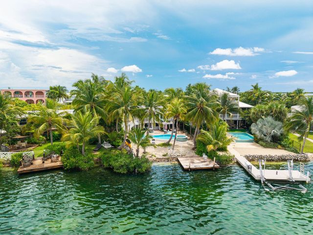 78 Bay Drive, Saddlebunch, FL 33040