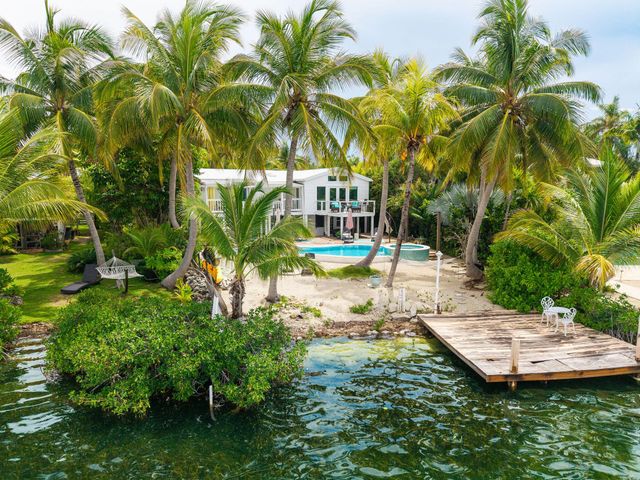 78 Bay Drive, Saddlebunch, FL 33040