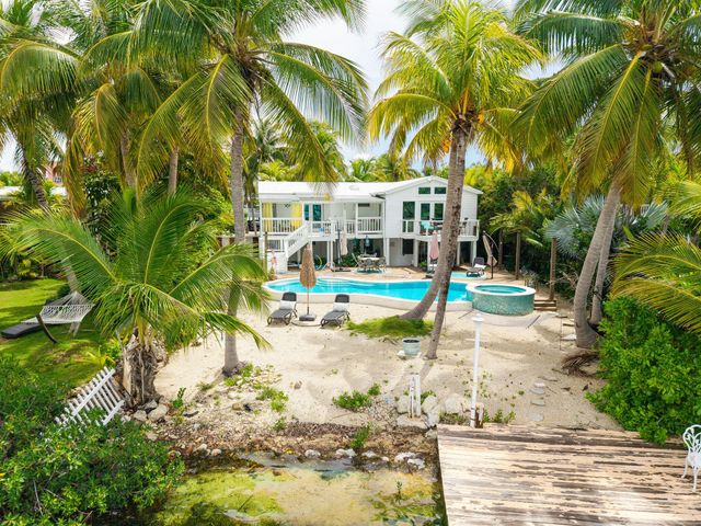 78 Bay Drive, Saddlebunch, FL 33040