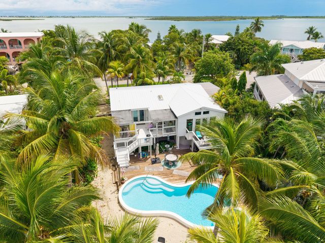 78 Bay Drive, Saddlebunch, FL 33040