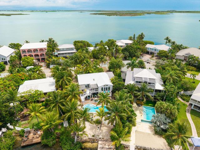 78 Bay Drive, Saddlebunch, FL 33040