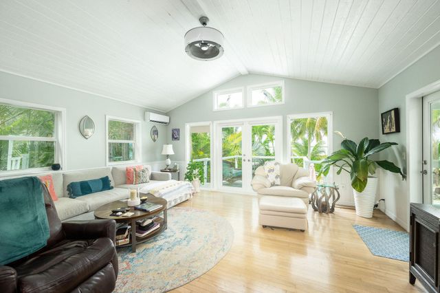 78 Bay Drive, Saddlebunch, FL 33040