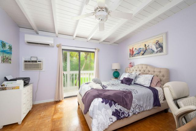 78 Bay Drive, Saddlebunch, FL 33040