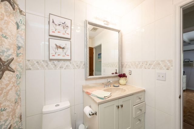 78 Bay Drive, Saddlebunch, FL 33040