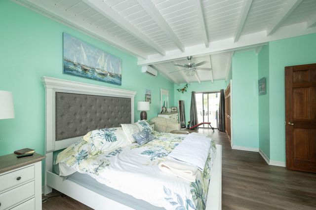 78 Bay Drive, Saddlebunch, FL 33040