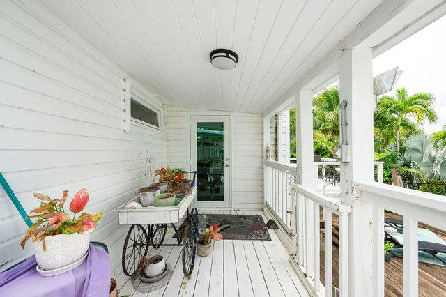 78 Bay Drive, Saddlebunch, FL 33040