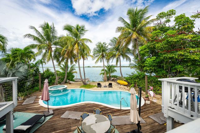 78 Bay Drive, Saddlebunch, FL 33040