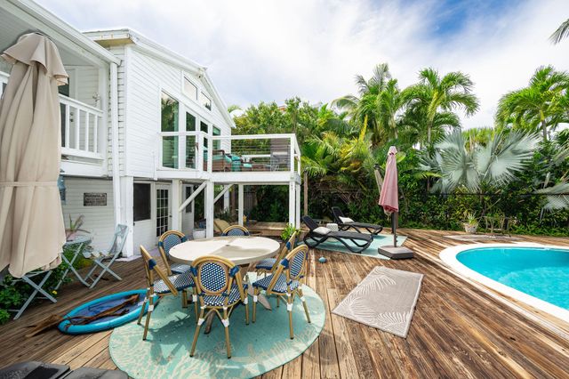 78 Bay Drive, Saddlebunch, FL 33040