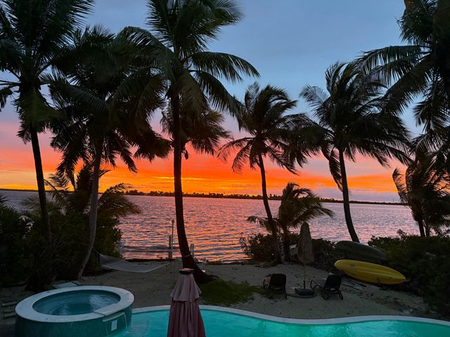 78 Bay Drive, Saddlebunch, FL 33040