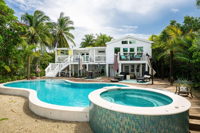 78 Bay Drive, Saddlebunch, FL 33040