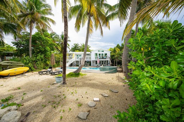 78 Bay Drive, Saddlebunch, FL 33040