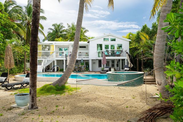 78 Bay Drive, Saddlebunch, FL 33040