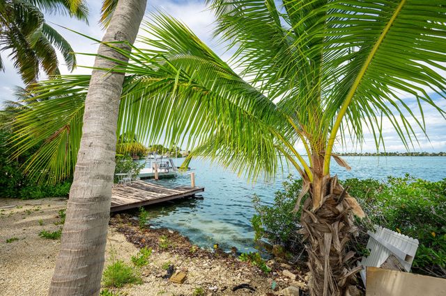 78 Bay Drive, Saddlebunch, FL 33040