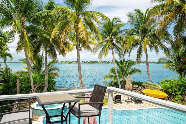 78 Bay Drive, Saddlebunch, FL 33040