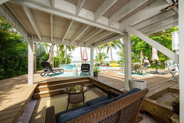 78 Bay Drive, Saddlebunch, FL 33040