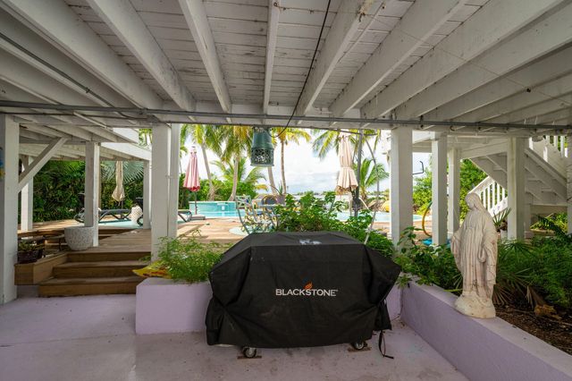 78 Bay Drive, Saddlebunch, FL 33040