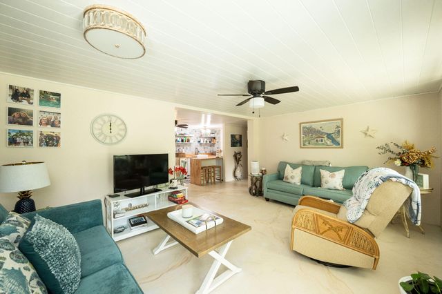 78 Bay Drive, Saddlebunch, FL 33040