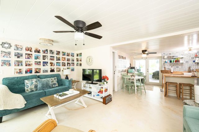 78 Bay Drive, Saddlebunch, FL 33040