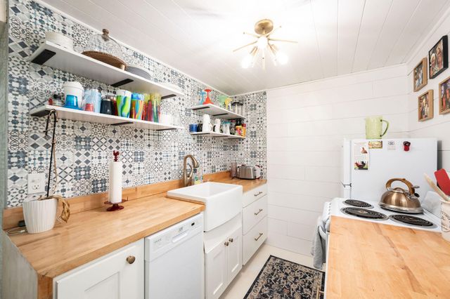 78 Bay Drive, Saddlebunch, FL 33040