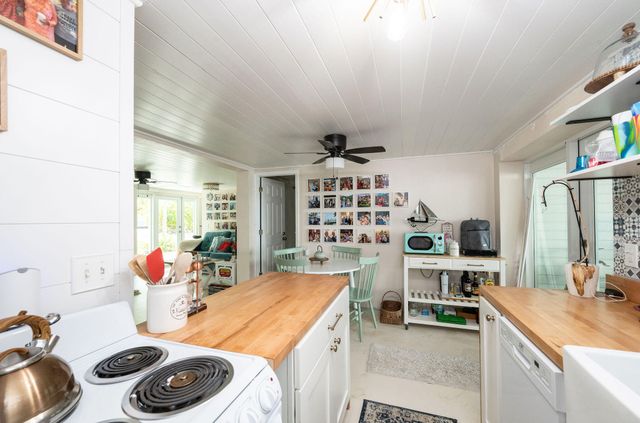 78 Bay Drive, Saddlebunch, FL 33040