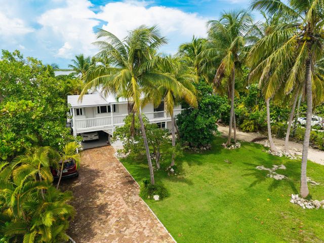 78 Bay Drive, Saddlebunch, FL 33040