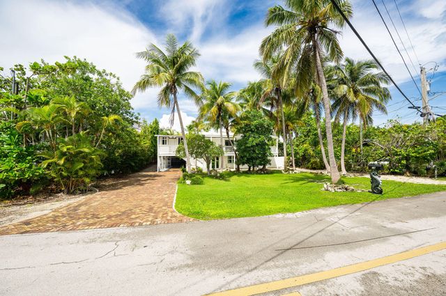 78 Bay Drive, Saddlebunch, FL 33040