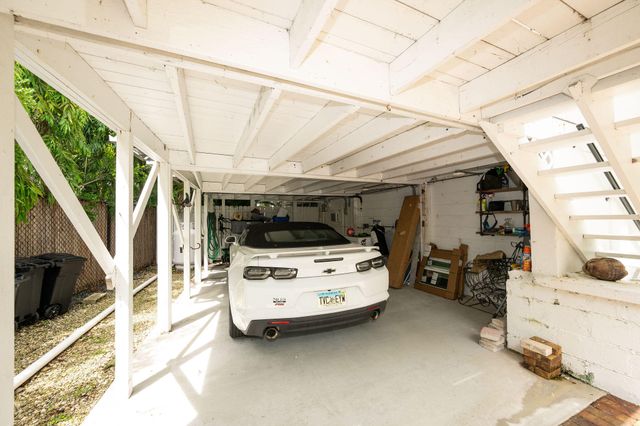 78 Bay Drive, Saddlebunch, FL 33040