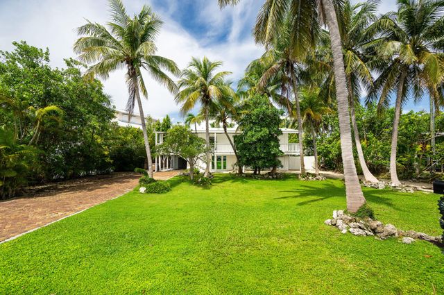 78 Bay Drive, Saddlebunch, FL 33040