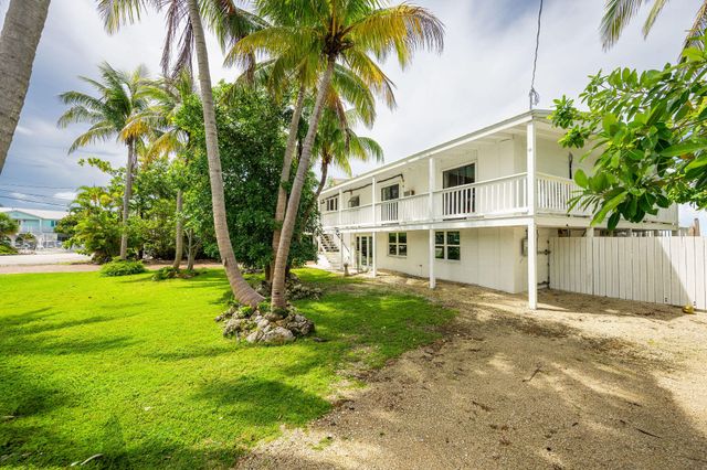 78 Bay Drive, Saddlebunch, FL 33040