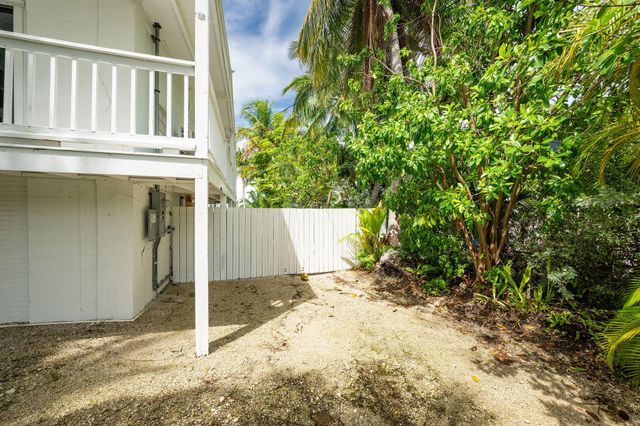 78 Bay Drive, Saddlebunch, FL 33040