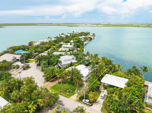 78 Bay Drive, Saddlebunch, FL 33040