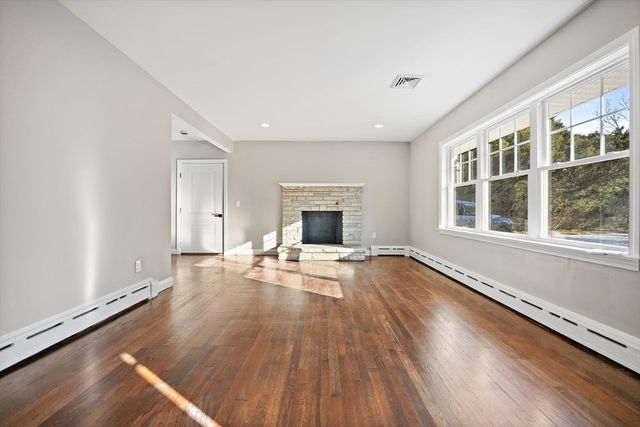 837 Main Road, Westport, MA 02790