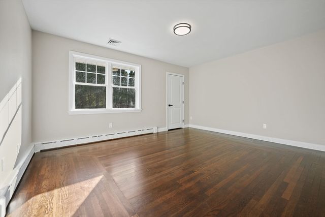 837 Main Road, Westport, MA 02790