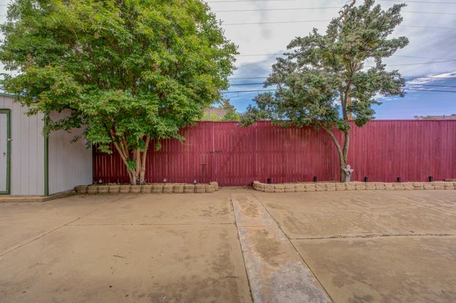 2608 74th Place, Lubbock, TX 79423