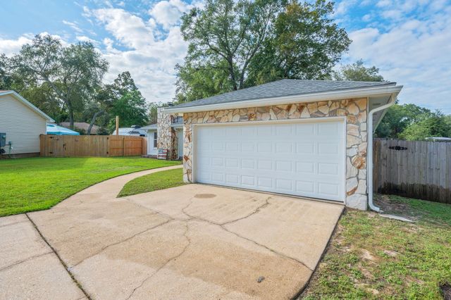 139 Meadow Woods Lane, Niceville, FL 32578