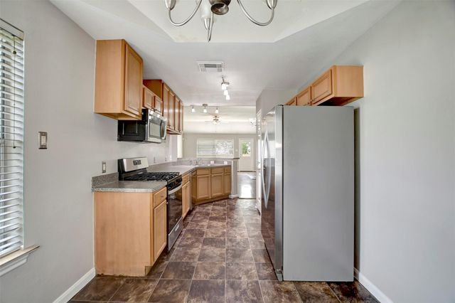 1930 Greenbriar Colony Drive, Houston, TX 77032