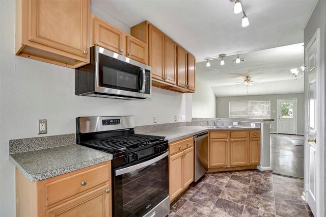 1930 Greenbriar Colony Drive, Houston, TX 77032
