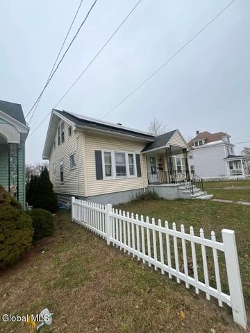 8 Chester Street, Schenectady, NY 12304