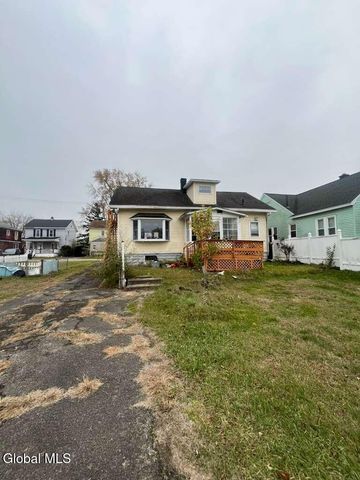 8 Chester Street, Schenectady, NY 12304