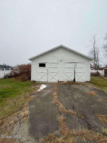 8 Chester Street, Schenectady, NY 12304