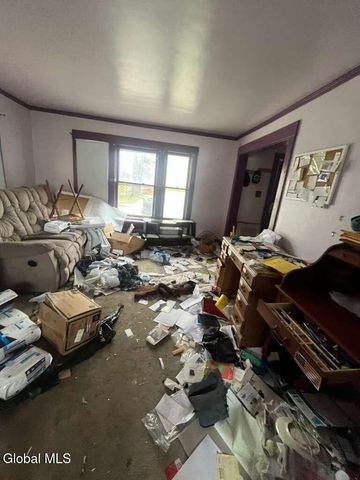 8 Chester Street, Schenectady, NY 12304