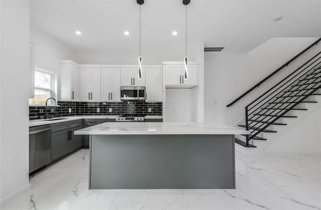 6732 Goforth, Houston, TX 77021
