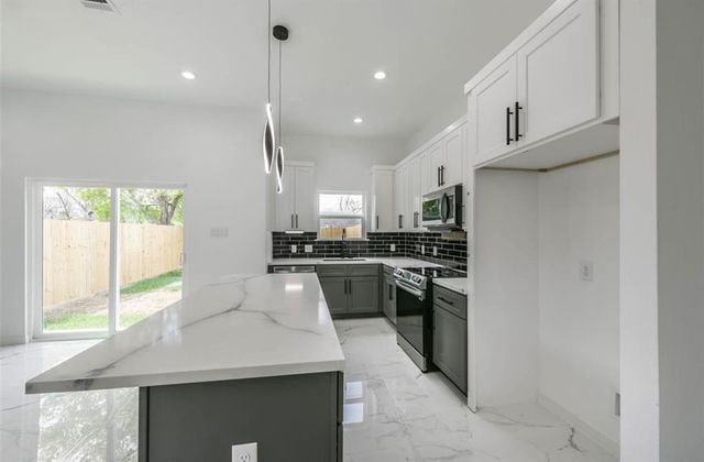 6732 Goforth, Houston, TX 77021