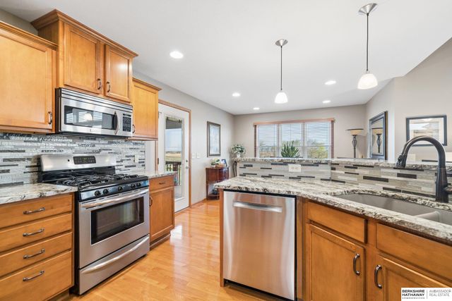 4733 W High Ridge Road, Lincoln, NE 68522