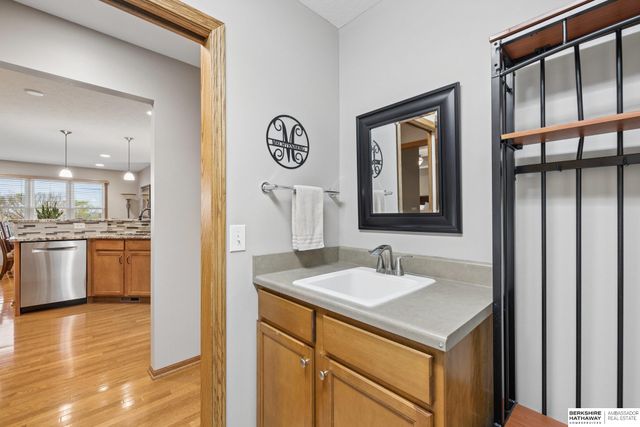 4733 W High Ridge Road, Lincoln, NE 68522