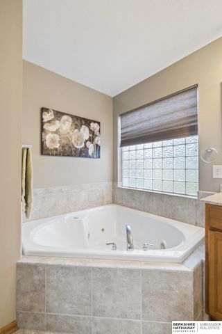 4733 W High Ridge Road, Lincoln, NE 68522