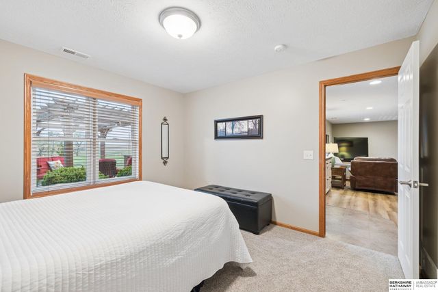 4733 W High Ridge Road, Lincoln, NE 68522