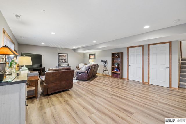 4733 W High Ridge Road, Lincoln, NE 68522