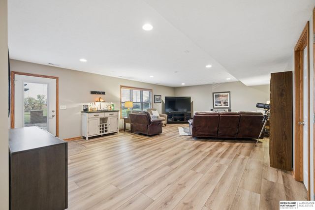 4733 W High Ridge Road, Lincoln, NE 68522