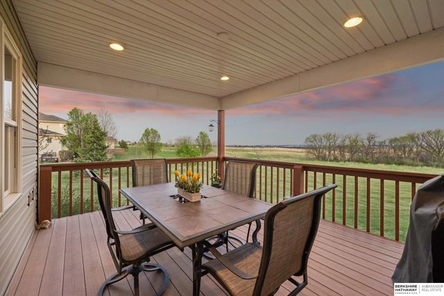 4733 W High Ridge Road, Lincoln, NE 68522